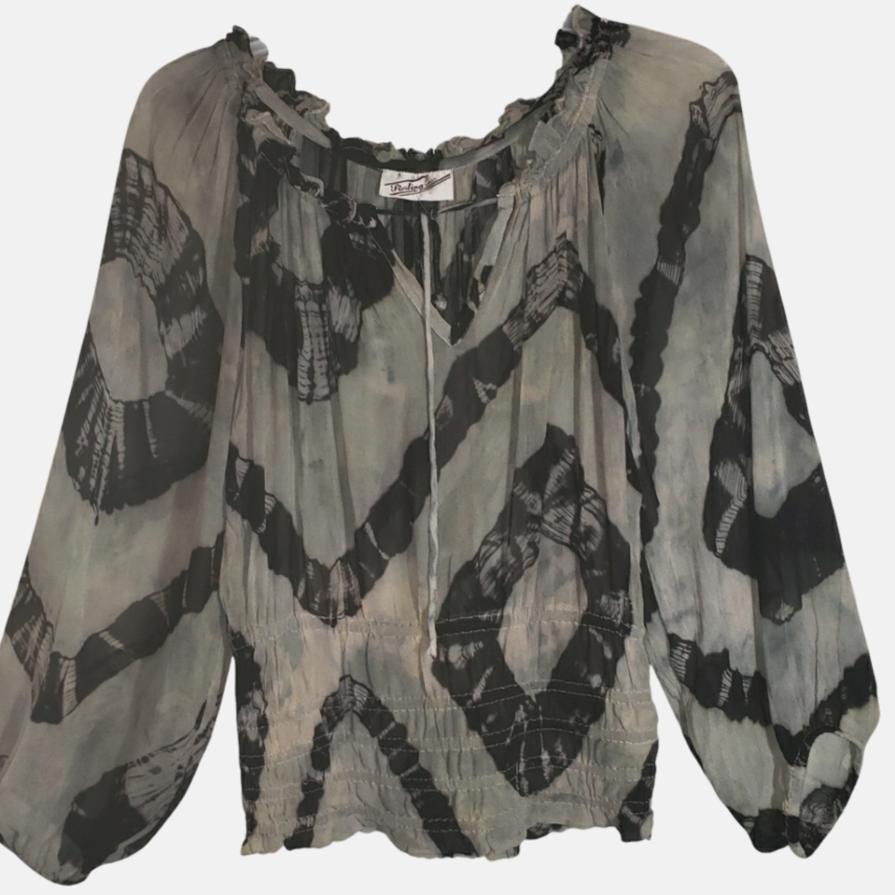 Sterling women's lg sheet geometric print bell sleeves pullover blouse. 5078
